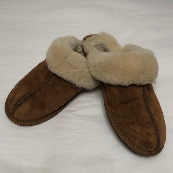 Ugg Slippers Scuffettes  size 7 - Picture 1 of 5